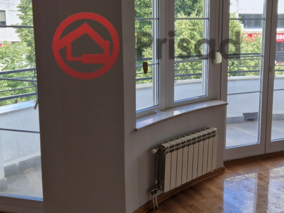 DEDINJE – Luksuzna porodična kuća u neposrednoj blizini stadiona „Rajko Mitić“