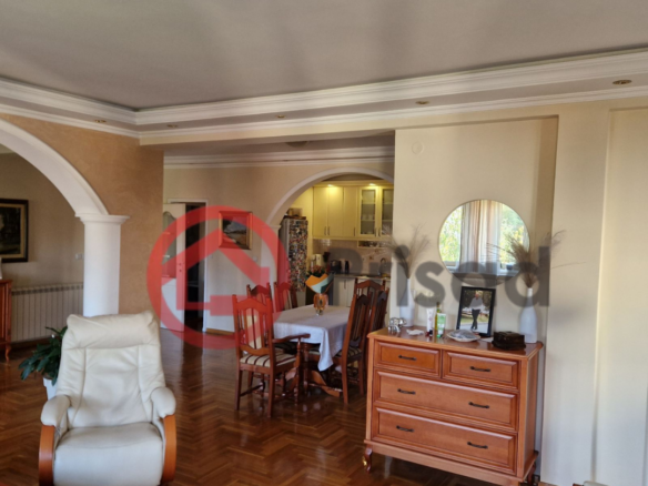 Altina kuća za izdavanje 400m2