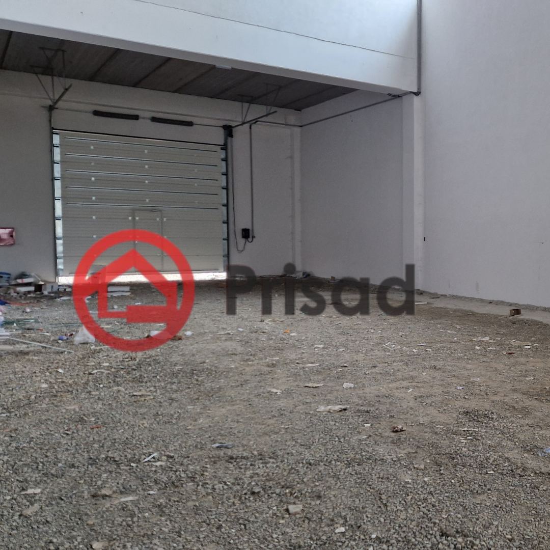 3 Dobanovci prodaja hale 1950m2+kancelarije 380m2 sve na placu veličine 40ar