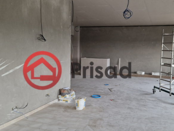 Dobanovci prodaja hale 1950m2+kancelarije 380m2 sve na placu veličine 40ar