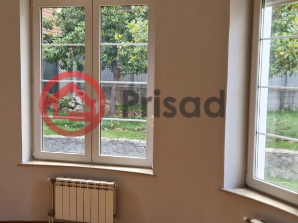 DEDINJE – Luksuzna porodična kuća u neposrednoj blizini stadiona „Rajko Mitić“
