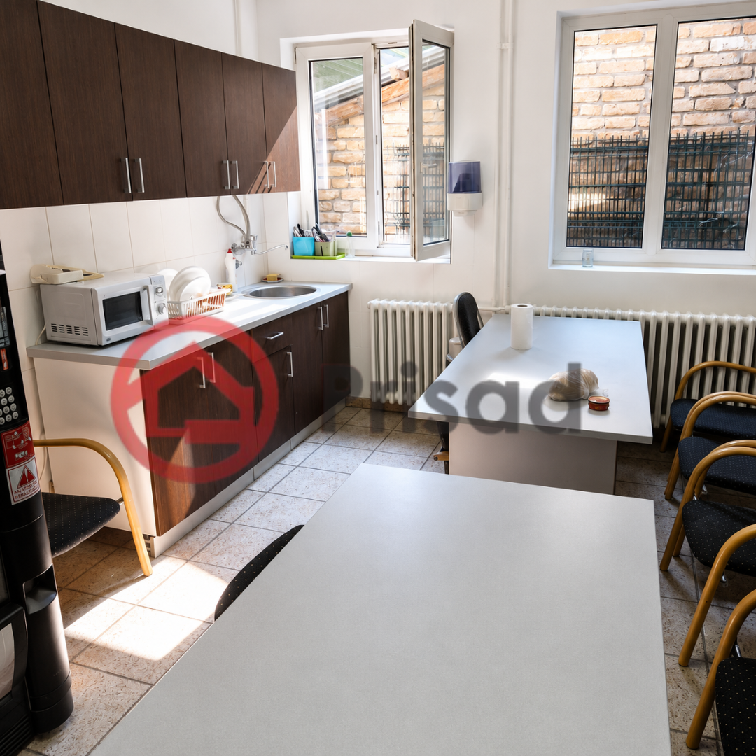 5 Stara Pazova hala 2380m2 + kancelarije 80m2