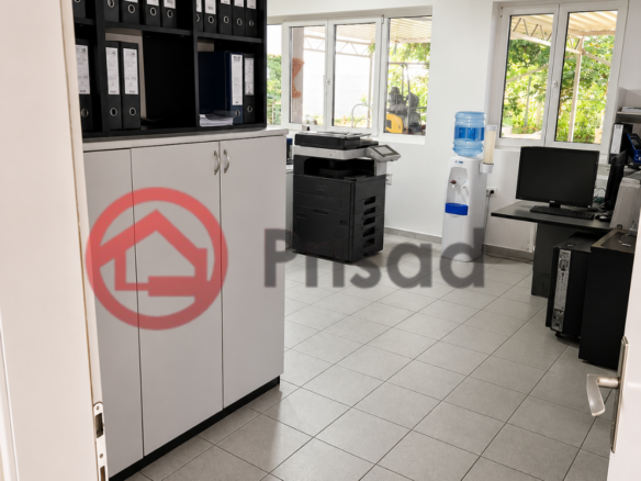 Stara Pazova hala 2380m2 + kancelarije 80m2