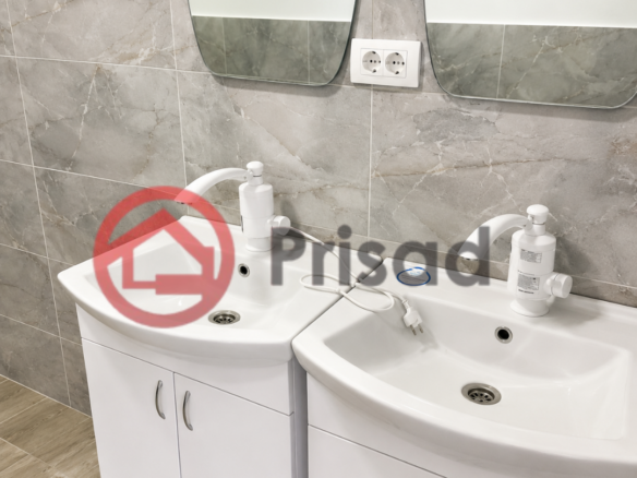 Dobanovci hala 6900m2+2000m2 dvorišta za spoljašnje skladištenje+300m2 kancelarije/sve deljivo