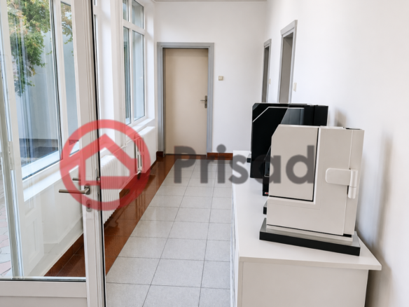 Stara Pazova hala 2380m2 + kancelarije 80m2