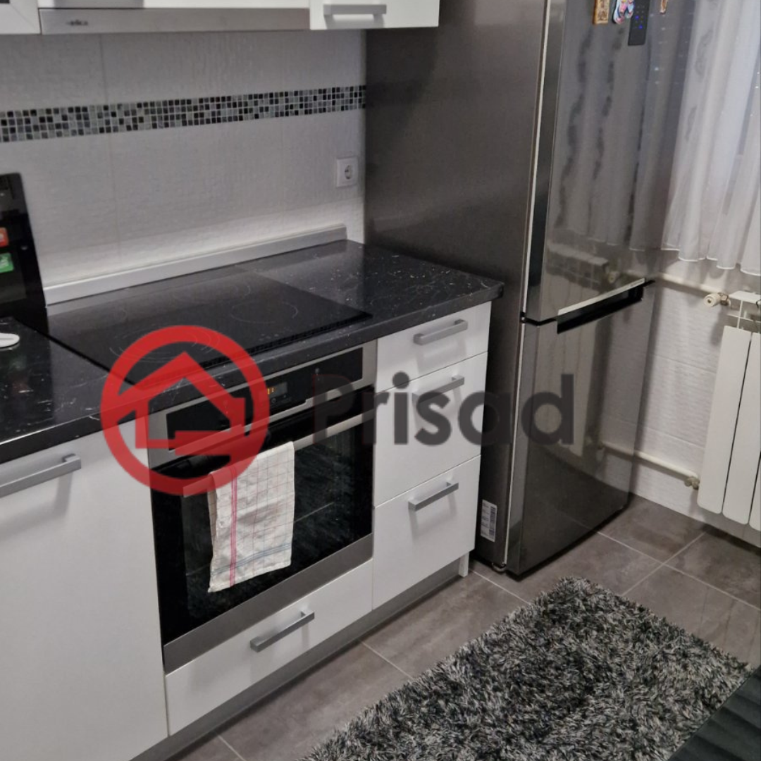 7 Dorćol izdaje se dvosoban stan 61m2
