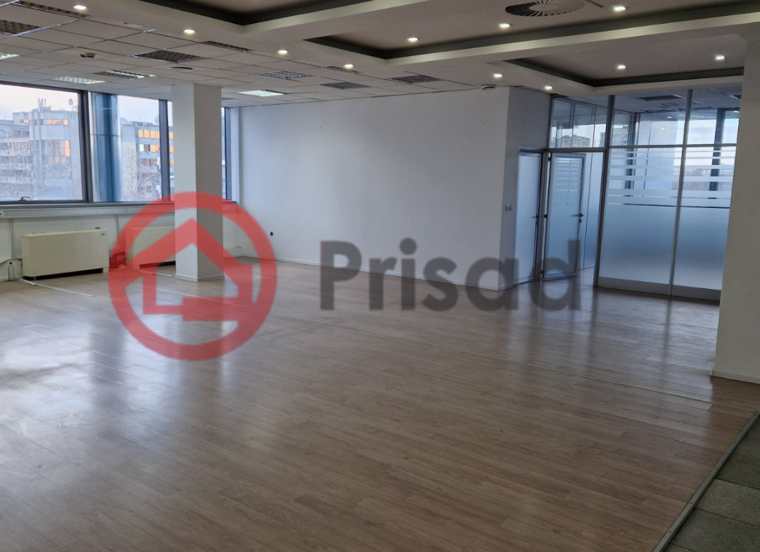 Novi Beograd kod Opštine kancelarijski prostor od 160m2 do 600m2 po potrebi