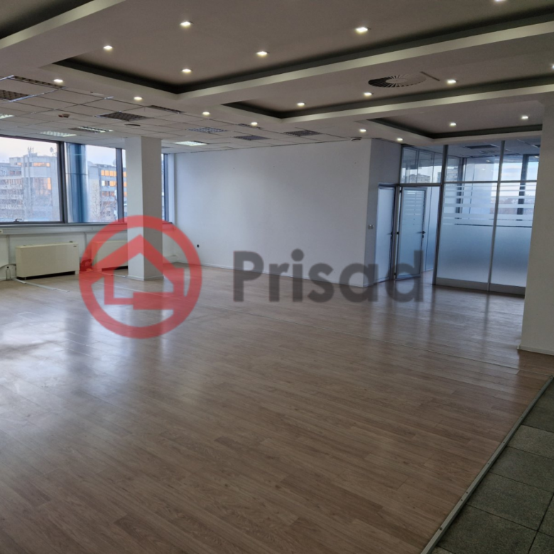 Novi Beograd kod Opštine kancelarijski prostor od 160m2 do 600m2 po potrebi
