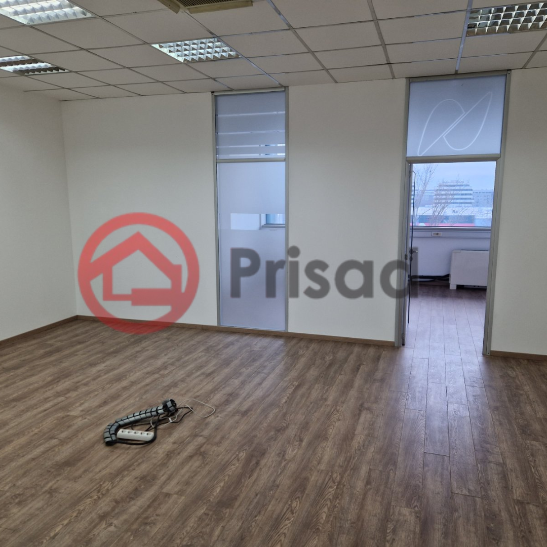 l13 Novi Beograd kod Opštine kancelarijski prostor od 160m2 do 600m2 po potrebi