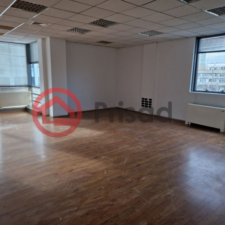 Novi Beograd kod Opštine kancelarijski prostor od 160m2 do 600m2 po potrebi