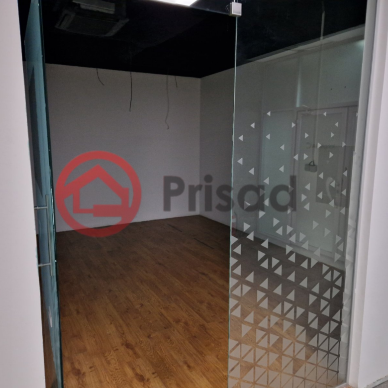 Novi Beograd kod Opštine kancelarijski prostor od 160m2 do 600m2 po potrebi