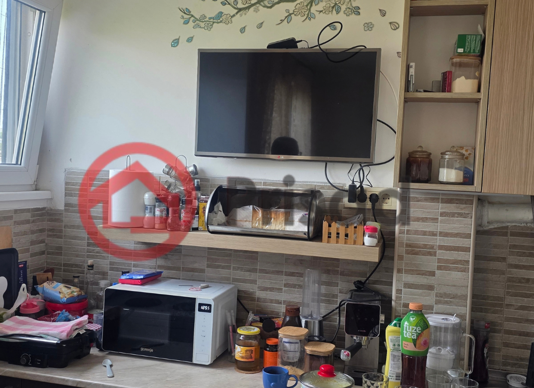 Prodaja stana Voždovac,Braće Jerković 35m2 ,odvojena spavaća soba