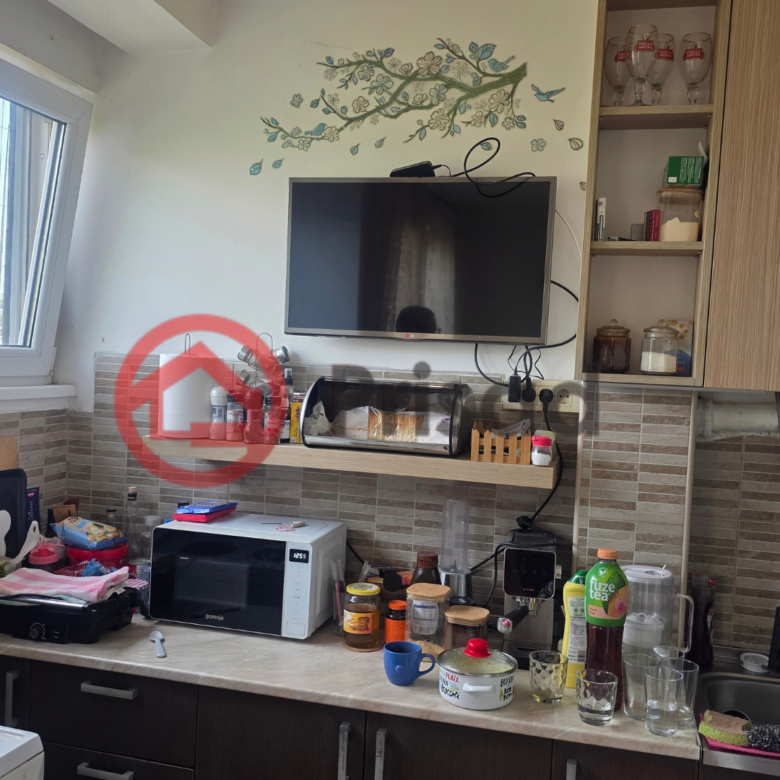 Prodaja stana Voždovac,Braće Jerković 35m2 ,odvojena spavaća soba